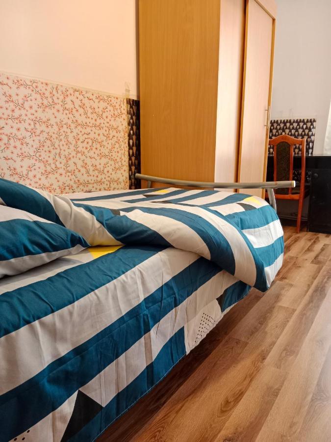 La Madriguera Bed & Breakfast Raszyn Exterior foto